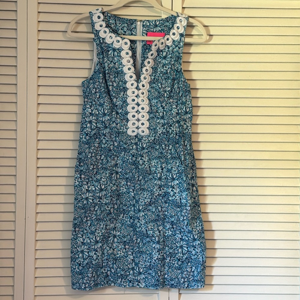 Lilly Pulitzer blue and white shift dress size 2